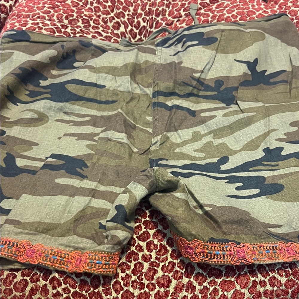 Johnny Was LA Camo Embroidered Drawstring Women's Shorts - Olive Green - Picture 4 of 4